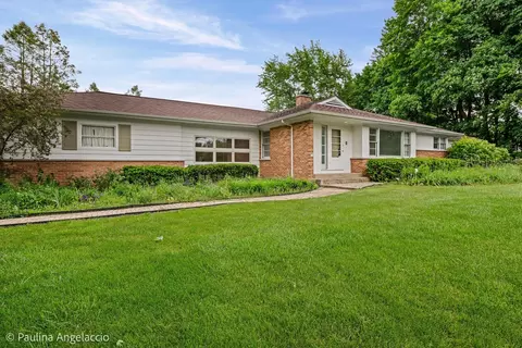 593 Cumnock Rd, Inverness, IL 60067