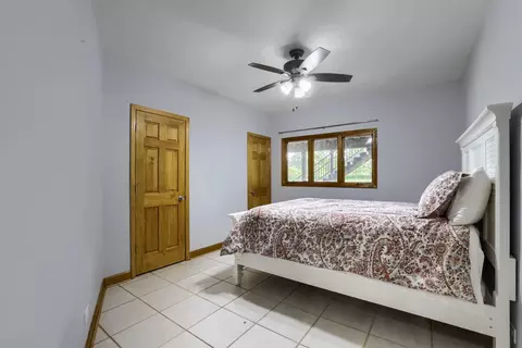 Bedroom - 39 W526 Lori Ln, Elgin, IL 60124 photo 3 of 4