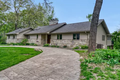 Exterior - 39 W526 Lori Ln, Elgin, IL 60124 photo 2 of 19