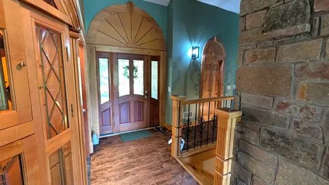 Entry Way - 39 W526 Lori Ln, Elgin, IL 60124 photo 2 of 3