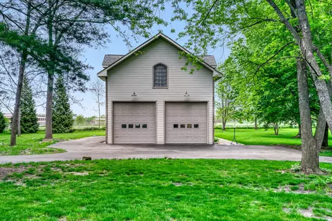 Exterior - 39 W526 Lori Ln, Elgin, IL 60124 photo 13 of 19
