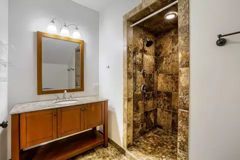 Bath - 39 W526 Lori Ln, Elgin, IL 60124 photo 6 of 6