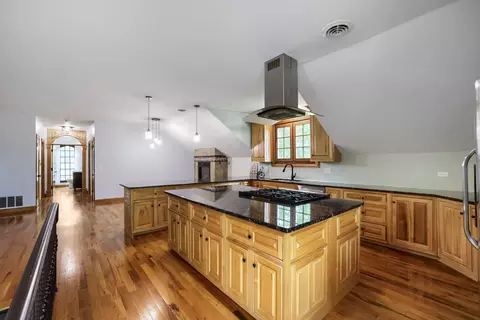 Kitchen - 39 W526 Lori Ln, Elgin, IL 60124 photo 5 of 5