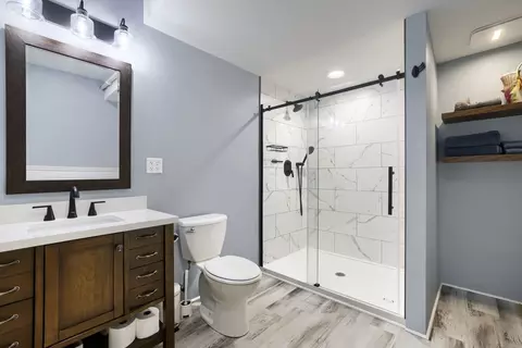 Bath - 39 W526 Lori Ln, Elgin, IL 60124 photo 5 of 6