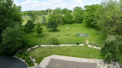 Exterior - 39 W526 Lori Ln, Elgin, IL 60124 photo 10 of 19