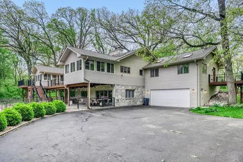 Exterior - 39 W526 Lori Ln, Elgin, IL 60124 photo 7 of 19