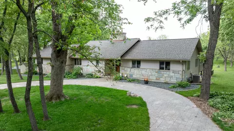 Exterior - 39 W526 Lori Ln, Elgin, IL 60124 photo 18 of 19