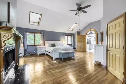 Bedroom - 39 W526 Lori Ln, Elgin, IL 60124 photo 1 of 4