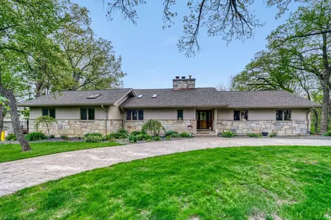 39 W526 Lori Ln, Elgin, IL 60124