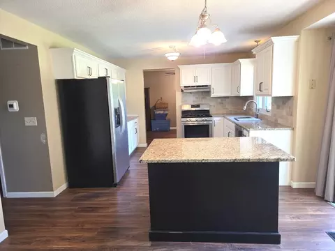 Kitchen - 3404 Windmill Rd, Bloomington, IL 61704 photo 3 of 6