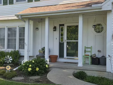 Exterior - 3404 Windmill Rd, Bloomington, IL 61704 photo 3 of 18