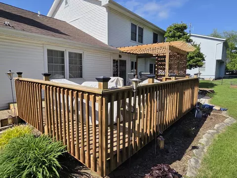 Exterior - 3404 Windmill Rd, Bloomington, IL 61704 photo 6 of 18