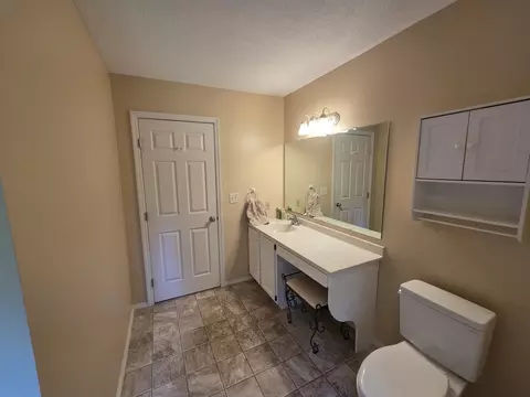 Bath - 3404 Windmill Rd, Bloomington, IL 61704 photo 3 of 5