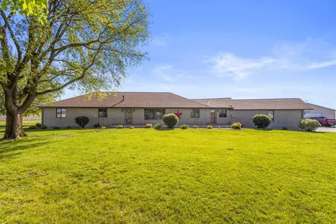 12317 N 1100 East Rd, Catlin, IL 61817