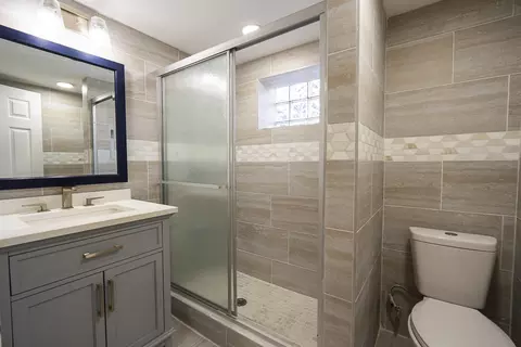 Bath - 734 E 105th St, Chicago, IL 60628 photo 2 of 2