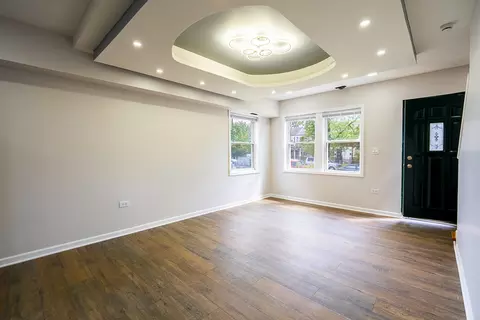 Living - 734 E 105th St, Chicago, IL 60628 photo 2 of 4