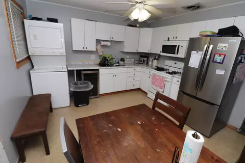 Kitchen - 2702 Saint James St, Rolling Meadows, IL 60008 photo 1 of 2