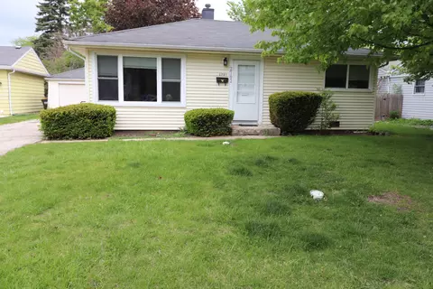 2702 Saint James St, Rolling Meadows, IL 60008