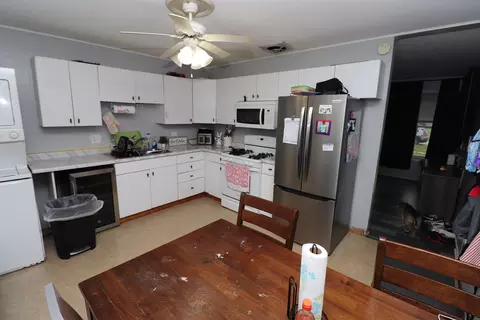 Kitchen - 2702 Saint James St, Rolling Meadows, IL 60008 photo 2 of 2