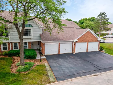 125 Rob Roy Ln #C, Prospect Heights, IL 60070