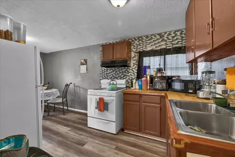 Kitchen - 817 Front St, Aurora, IL 60505 photo 1 of 3