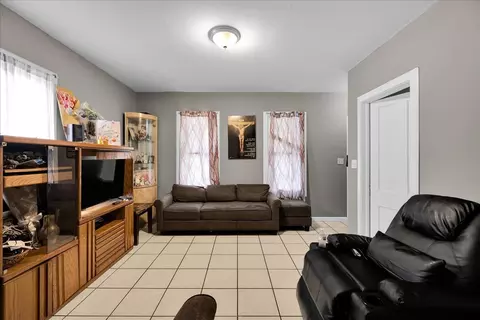 Living - 817 Front St, Aurora, IL 60505 photo 3 of 3