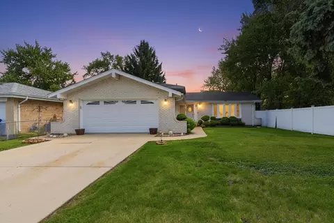 5815 W 87th Pl, Oak Lawn, IL 60453