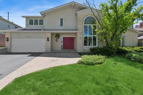 828 Woodleigh Ave, Highland Park, IL 60035