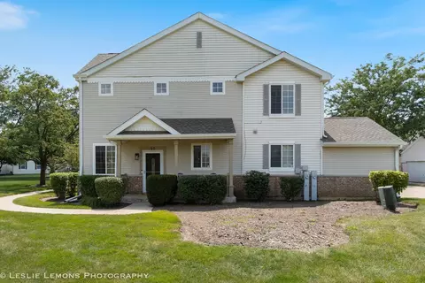 27 Freesia Dr #399, Romeoville, IL 60446