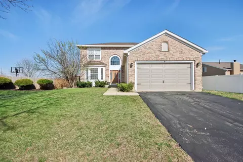 6 Kingsbrooke Ct, Bolingbrook, IL 60440