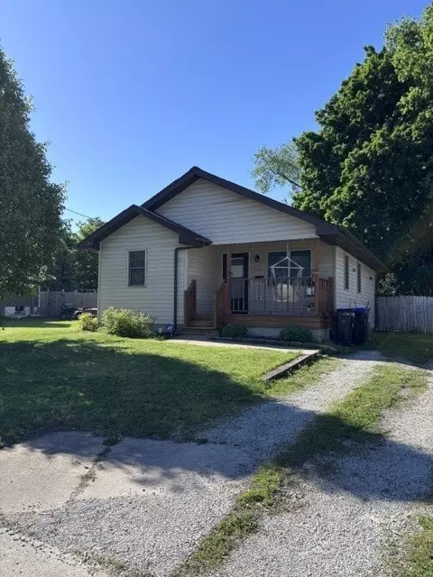 Exterior - 712 W Monroe St, Bloomington, IL 61701 photo 2 of 2