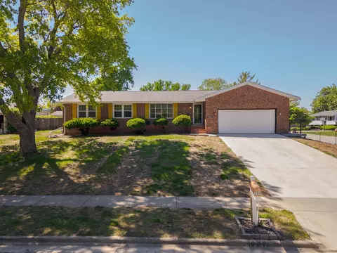1717 Cook Dr, Normal, IL 61761