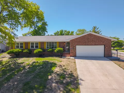 Exterior - 1717 Cook Dr, Normal, IL 61761 photo 13 of 14