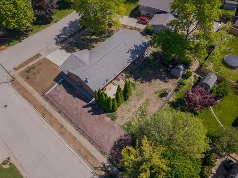 View/Area - 1717 Cook Dr, Normal, IL 61761 photo 2 of 5