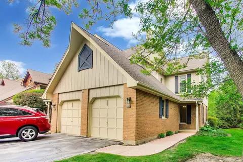 601 Country Ln, Des Plaines, IL 60016