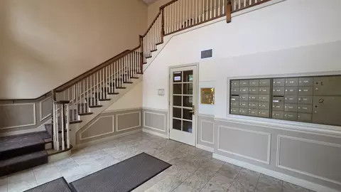 Entry Way - 715 Astor Ln #401, Wheeling, IL 60090 photo 1 of 2