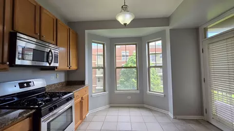 Kitchen - 715 Astor Ln #401, Wheeling, IL 60090 photo 2 of 4