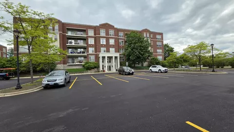 715 Astor Ln #401, Wheeling, IL 60090