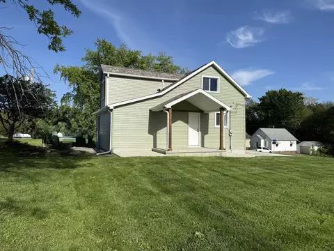 Exterior - 2703 Main St, Peru, IL 61354 photo 5 of 6