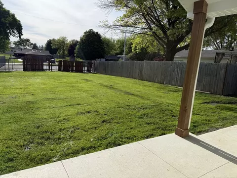 Exterior - 2703 Main St, Peru, IL 61354 photo 6 of 6