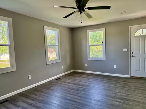 Living - 2703 Main St, Peru, IL 61354 photo 1 of 4
