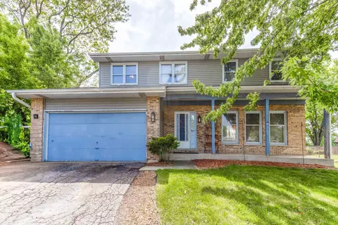 793 Santa Fe Ct, Carol Stream, IL 60188
