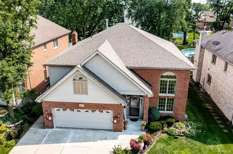 6625 W 91st Pl, Oak Lawn, IL 60453