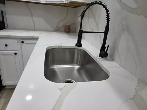 Kitchen - 127 N Wolf Rd #41A, Wheeling, IL 60090 photo 3 of 5
