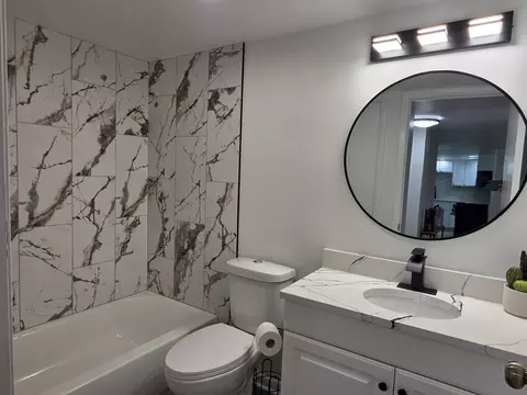 Bath - 127 N Wolf Rd #41A, Wheeling, IL 60090 photo 3 of 6