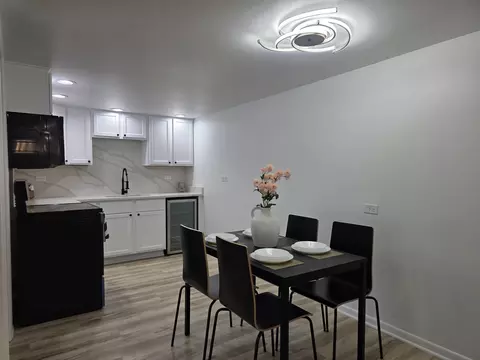 Dining - 127 N Wolf Rd #41A, Wheeling, IL 60090 photo 1 of 4