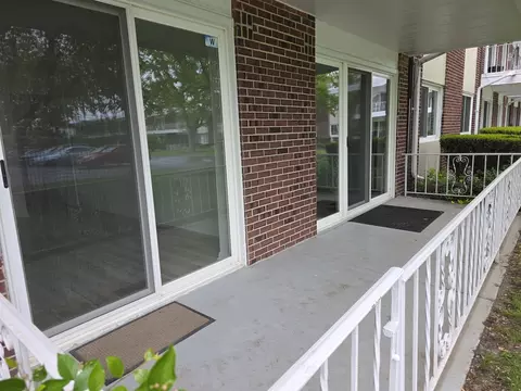 Exterior - 127 N Wolf Rd #41A, Wheeling, IL 60090 photo 3 of 12
