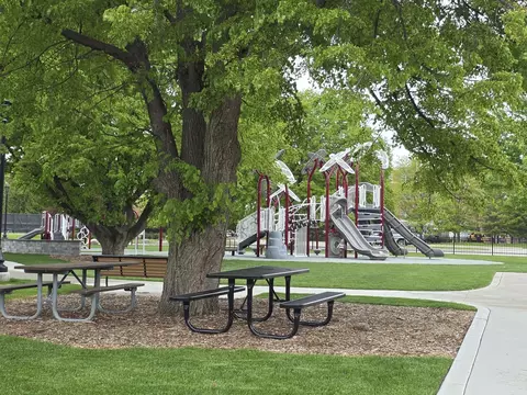 Exterior - 127 N Wolf Rd #41A, Wheeling, IL 60090 photo 11 of 12