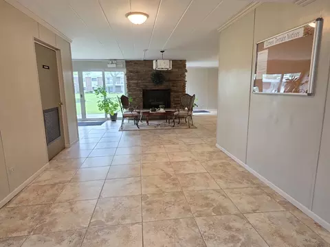 Entry Way - 127 N Wolf Rd #41A, Wheeling, IL 60090 photo 2 of 5