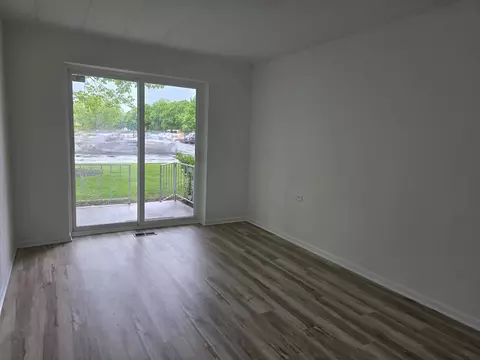 Living - 127 N Wolf Rd #41A, Wheeling, IL 60090 photo 6 of 6